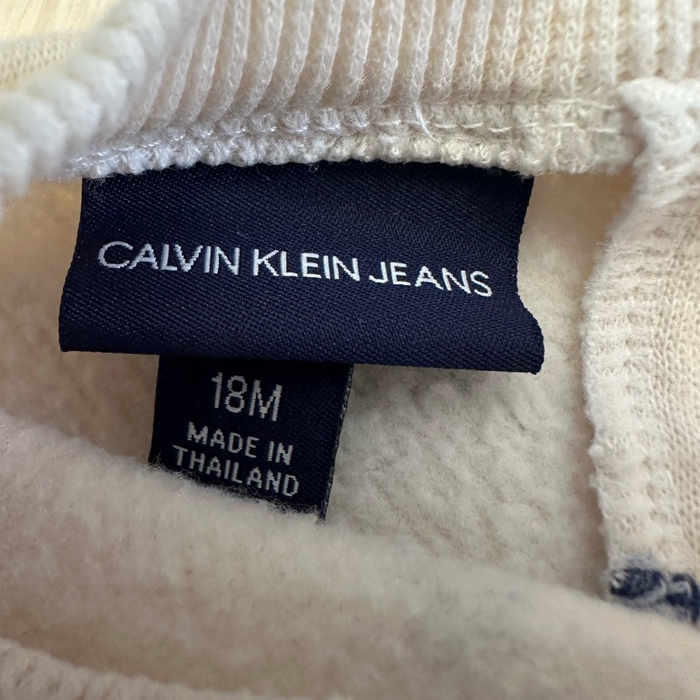 Calvin Klein Sweatshirt - Picture 4 of 5